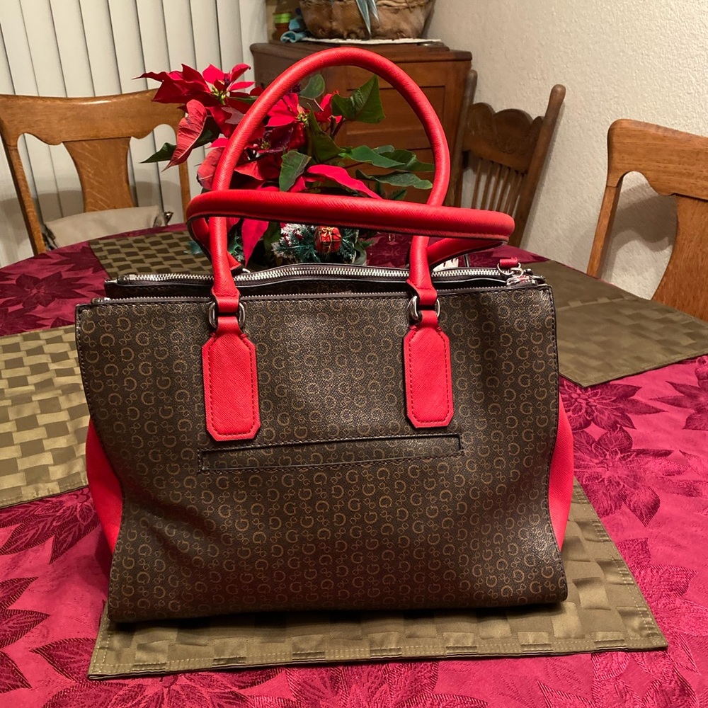 Guess Large signature handbag - Picture 2 of 6